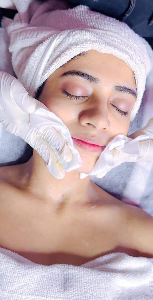 Hydra Facial in Gurgaon by MG Makeovers
