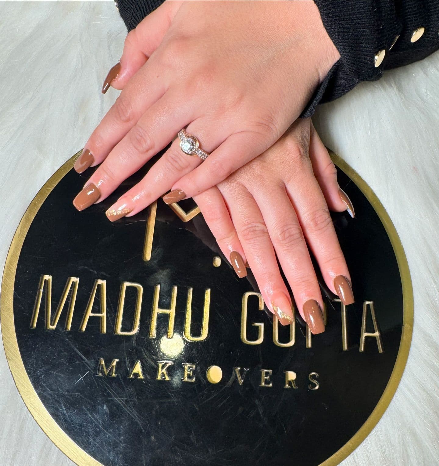 Caramel Brown Gold Accent Nails