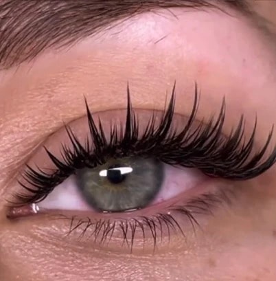 Guide to Wet Lashes: Elevate Your Look at MG Makeovers