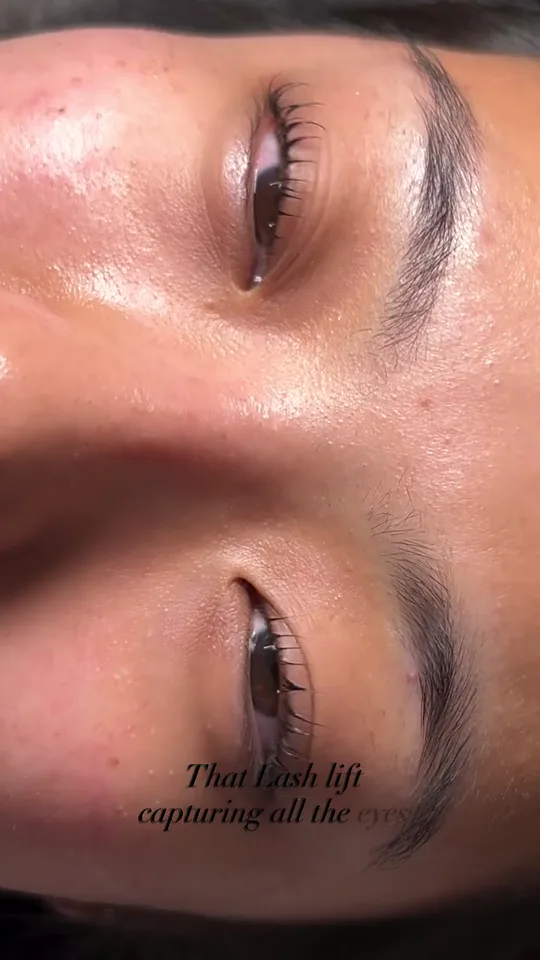 目もとが開くカール
