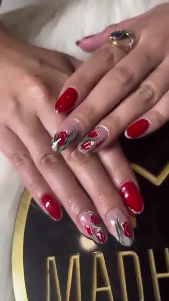 Red Roses Nail Art
