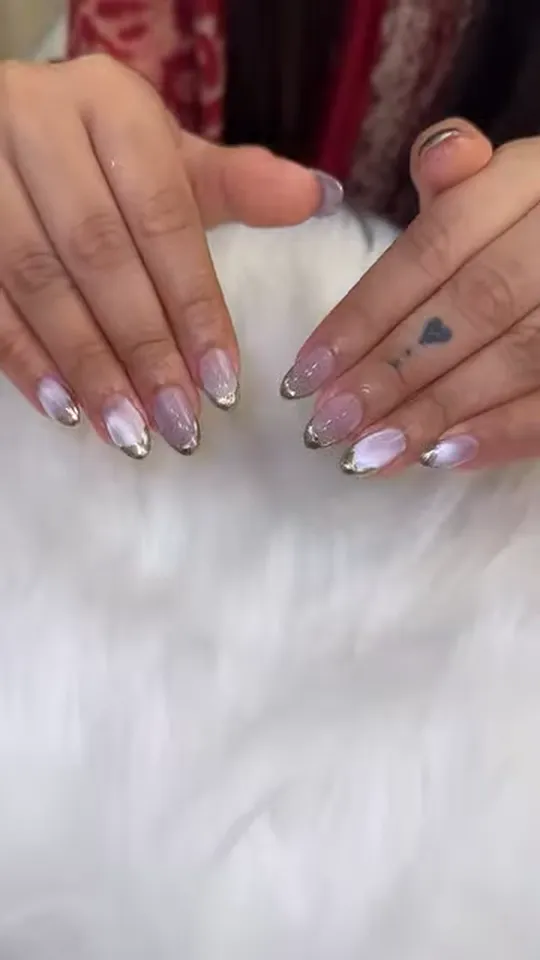 Cat-Eye Chrome Tips